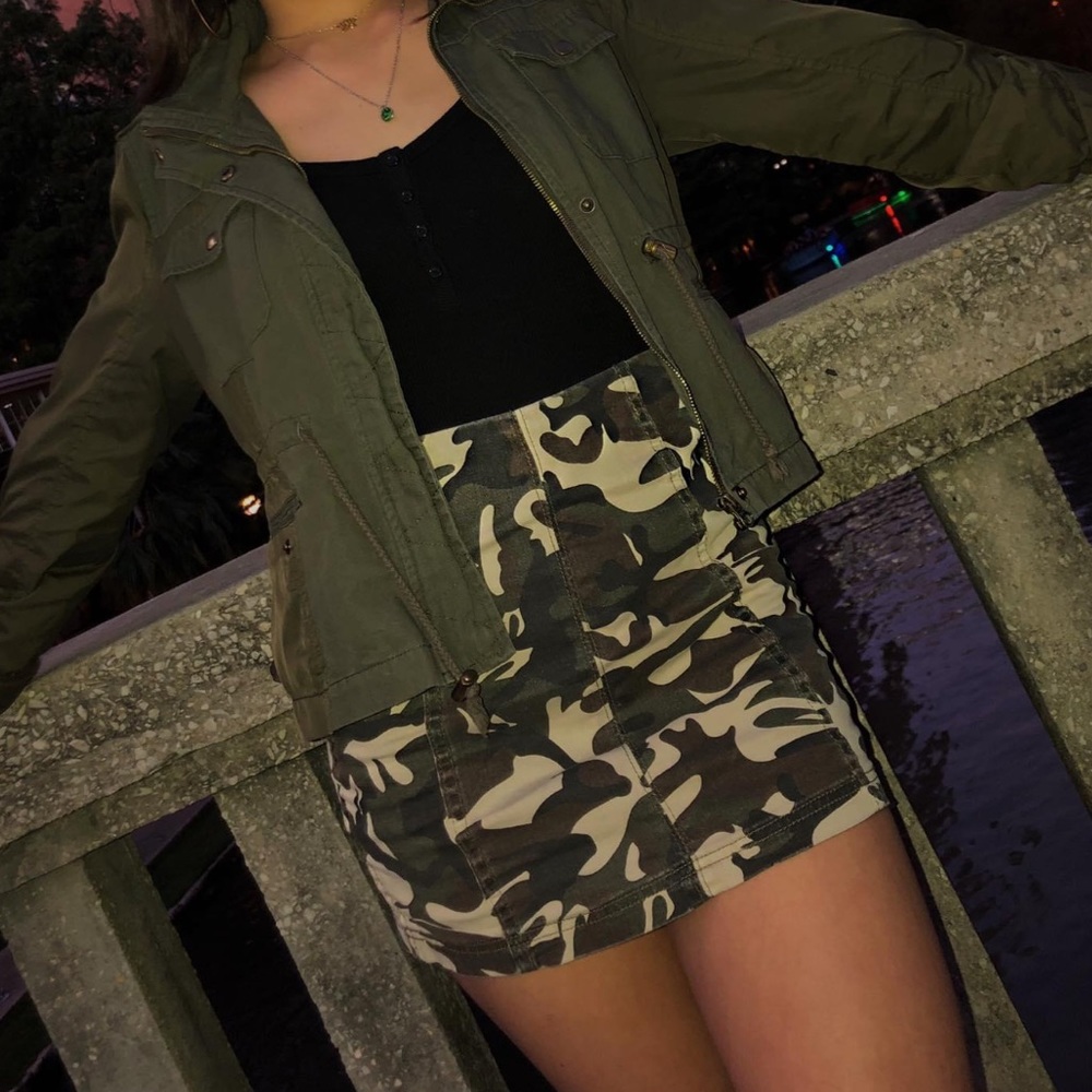 Camo mini skirt
